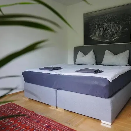 Gruene Wohlfuehloase Mit Einmaliger Aussicht Διαμέρισμα