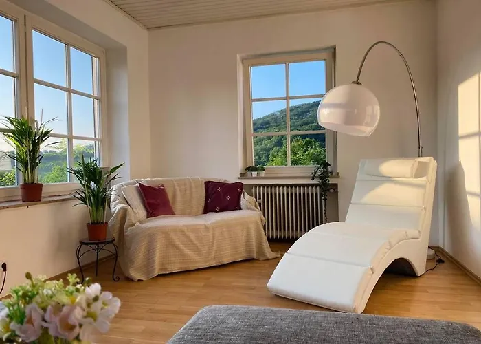 Gruene Wohlfuehloase Mit Einmaliger Aussicht